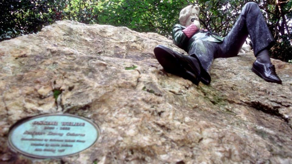 Escultura en homenaje a Oscar Wilde en Dublín, Irlanda.