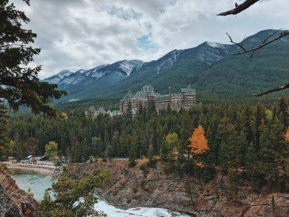 The Fairmont Banff Springs Hotel, which hosted the royals in 1939 (Foodboom.com)