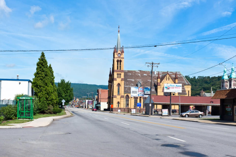 38. Johnstown, Pennsylvania. Percentage without health insurance: 7.6%. Percentage that is food-insecure: 6.7%. Obesity rate: 31.9%. 2014 unemployment rate: 6.9%.