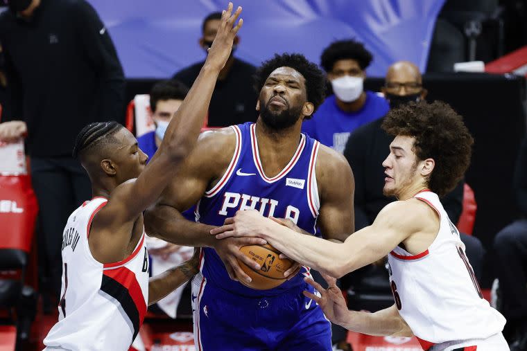 76人進攻要多靠主將安比德（Joel Embiid）。法新社