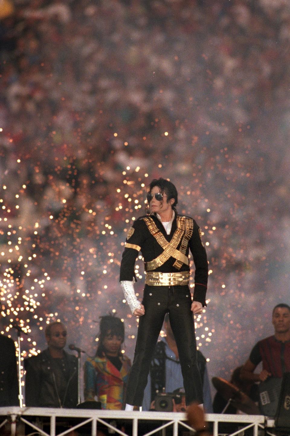 Michael Jackson wears a military-style jacket at the 1993 Super Bowl (Getty Images)