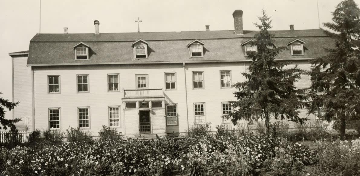 Sacred Heart residential school (also known as Blue Quills) at Saddle Lake, 1926. The school operated near Saddle Lake Cree Nation in Alberta between 1898 and 1931. (National Centre for Truth and Reconciliation - image credit)