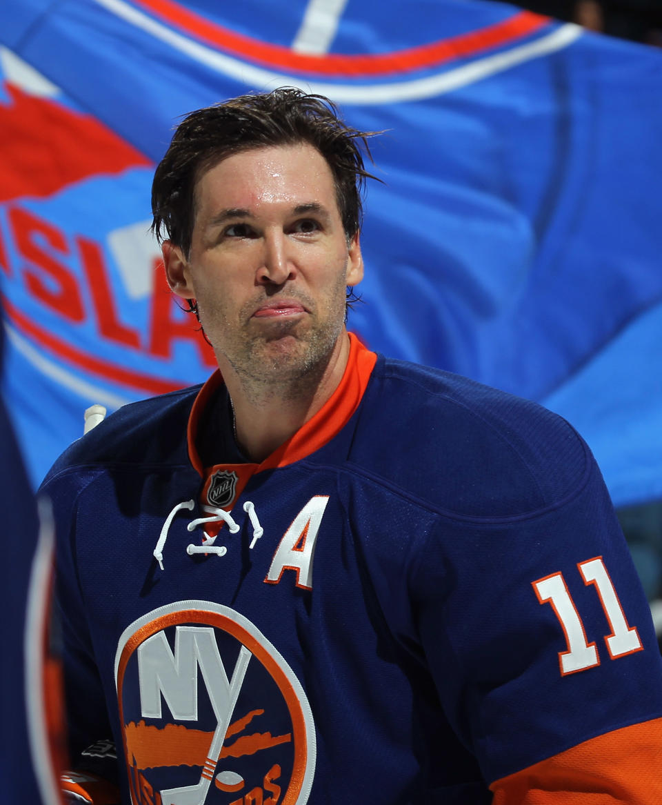 Les Islanders de New York ont échangé les défenseurs Brian Rolston (photo) et Mike Mottau aux Bruins de Boston en retour de l'attaquant Yannick Riendeau et du défenseur Marc Cantin. (Photo de Bruce Bennett/Getty Images)