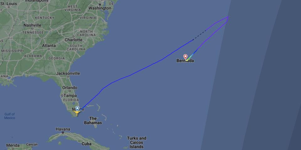 The flight path of an American Airlines flight from Miami to London diverted over the Atlantic Ocean after a possible fault.