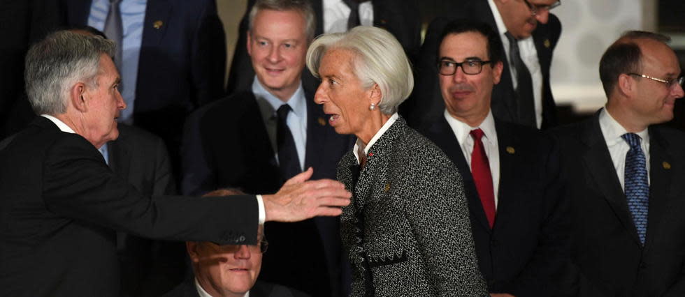 Christine Lagarde, avec Jerome Powell. Les deux patrons des puissantes institutions monétaires sont engagés dans une course à la politique monétaire la plus accommodante.  
