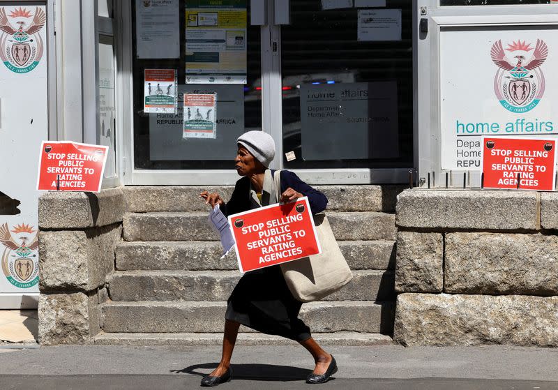 South African public sector union, National Education, Health and Allied Workers' Union protests over wage disputes in Cape Town