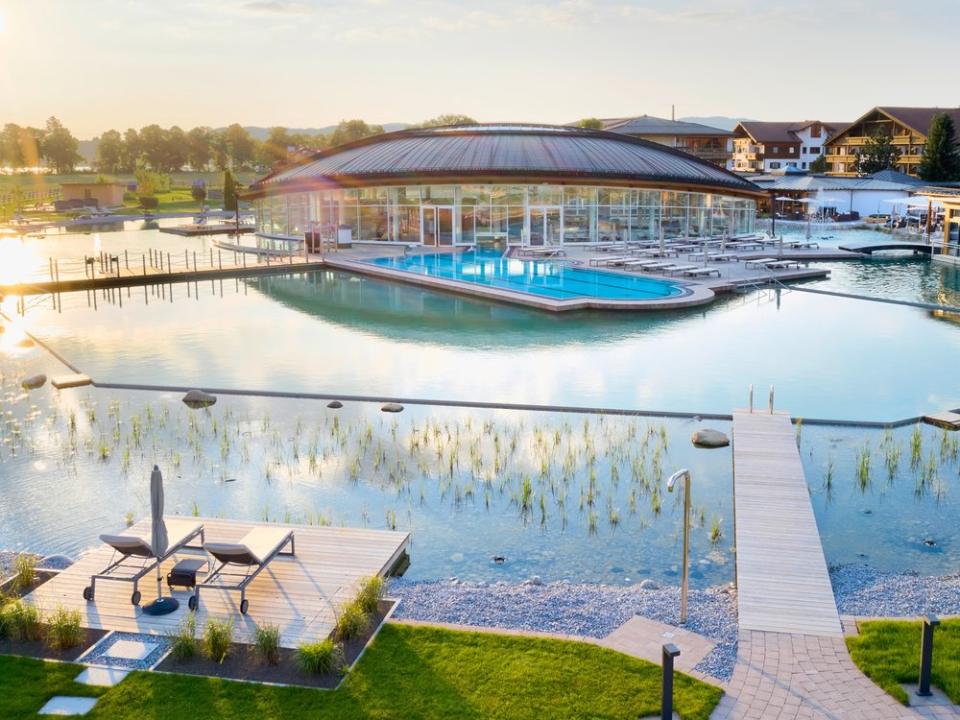 Das Hotel König Ludwig in Schwangau bietet reichlich Platz zum Entspannen. (Bild: Das König Ludwig Wellness & SPA Resort)