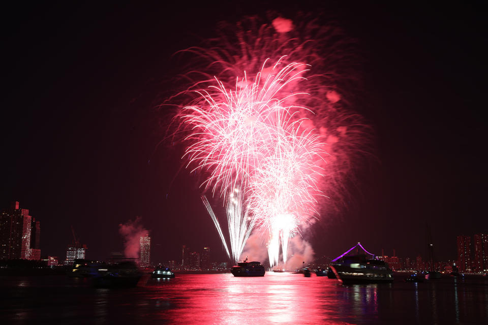 <p>Fireworks explode over the East River during the Macy’s Fourth of July fireworks celebration on Tuesday, July 4, 2017 in New York City. (Gordon Donovan/Yahoo News) </p>