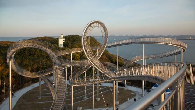 Walkable Roller-Coaster Sculpture Opens in Germany