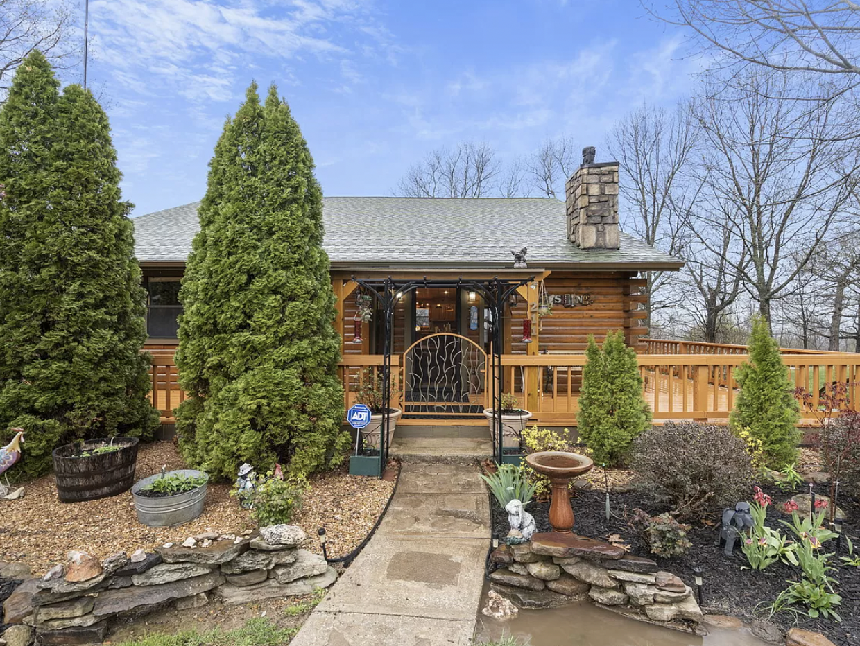 Missouri: The Luxurious Log Cabin