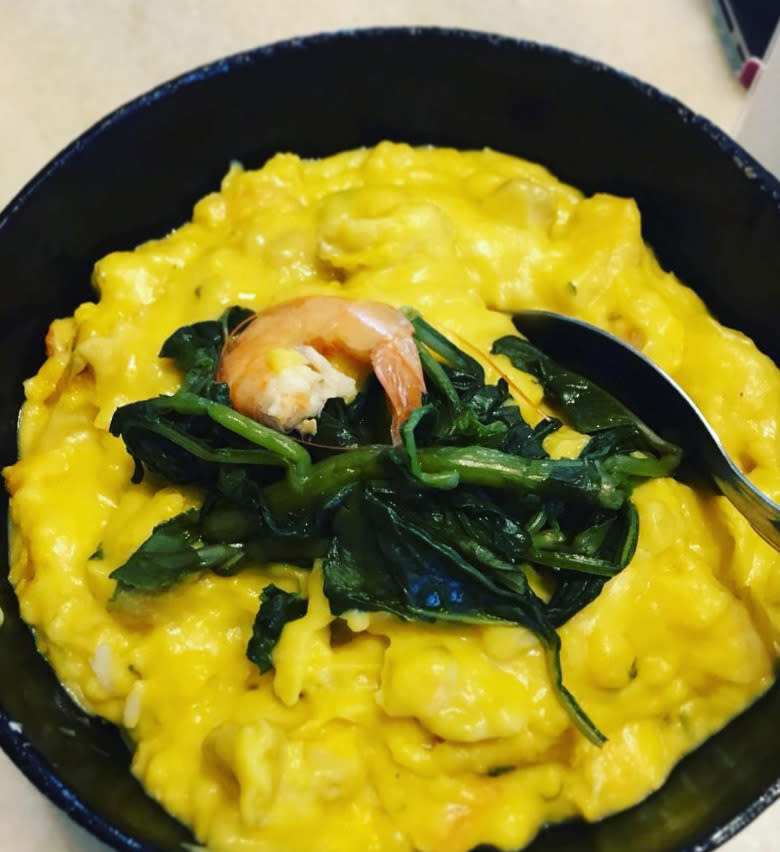 Vatapá, a curry-like dish made out of bread, shrimp, coconut milk and finely-ground peanuts 