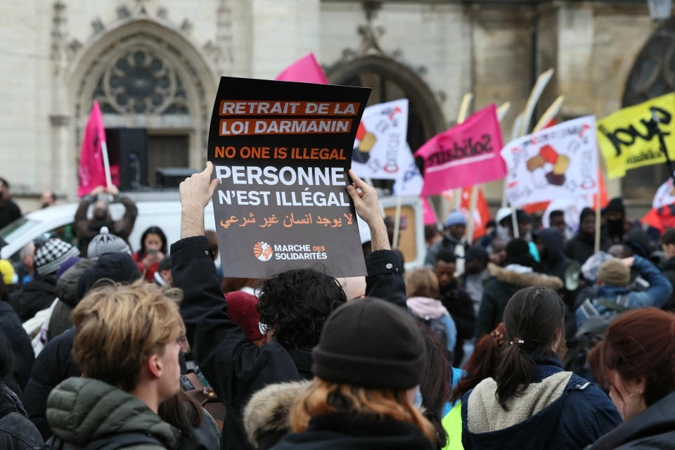 Photo prise à Paris lors d’une manifestation contre la loi immigration le 25 janvier avant la décision du Conseil Constitutionnel. 