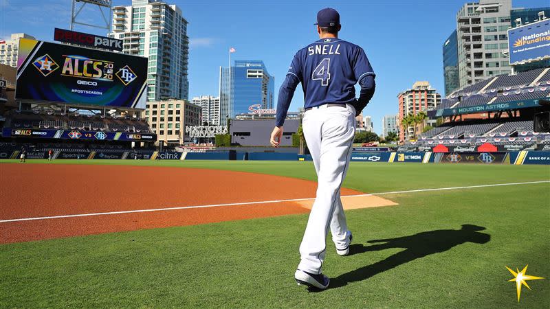 光芒先發投手史奈爾（Blake Snell）僅投4局退場。（圖／翻攝自光芒推特）