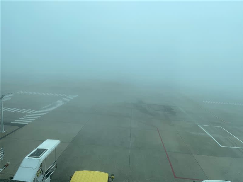 金門受到濃霧影響，部分航班延遲取消。（圖／民眾提供）