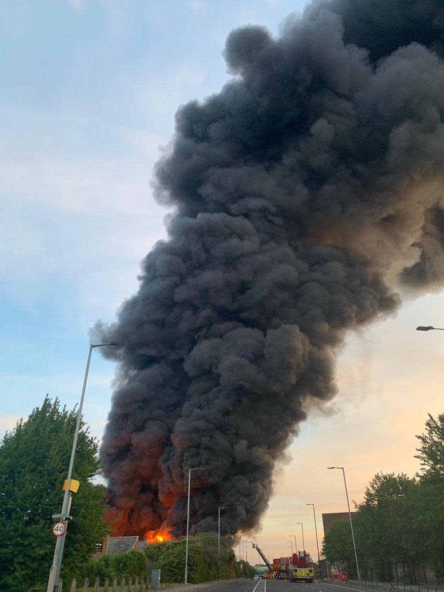 Tottenham fire: Large blaze breaks out at warehouse as huge plumes of smoke are visible for miles