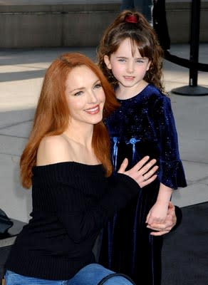 Amy Yasbeck and daughter Stella at the Hollywood premiere of Paramount Pictures' Lemony Snicket's A Series of Unfortunate Events