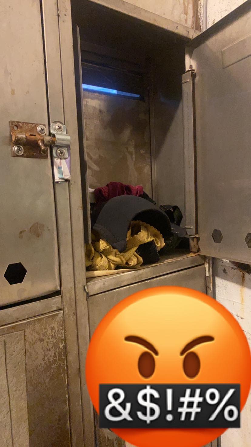 一名女網友分享自家信箱竟被人塞進一堆原味內衣褲。（圖／翻攝自爆怨公社）