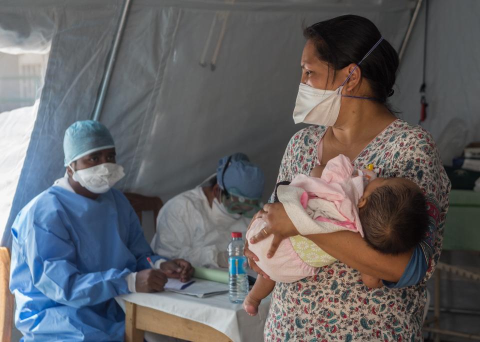 At a children's hospital in Antananarivo, a baby was tested and found to have the plague and was then taken to the specialist "anti-plague" hospital. (Photo: Alexander Joe)