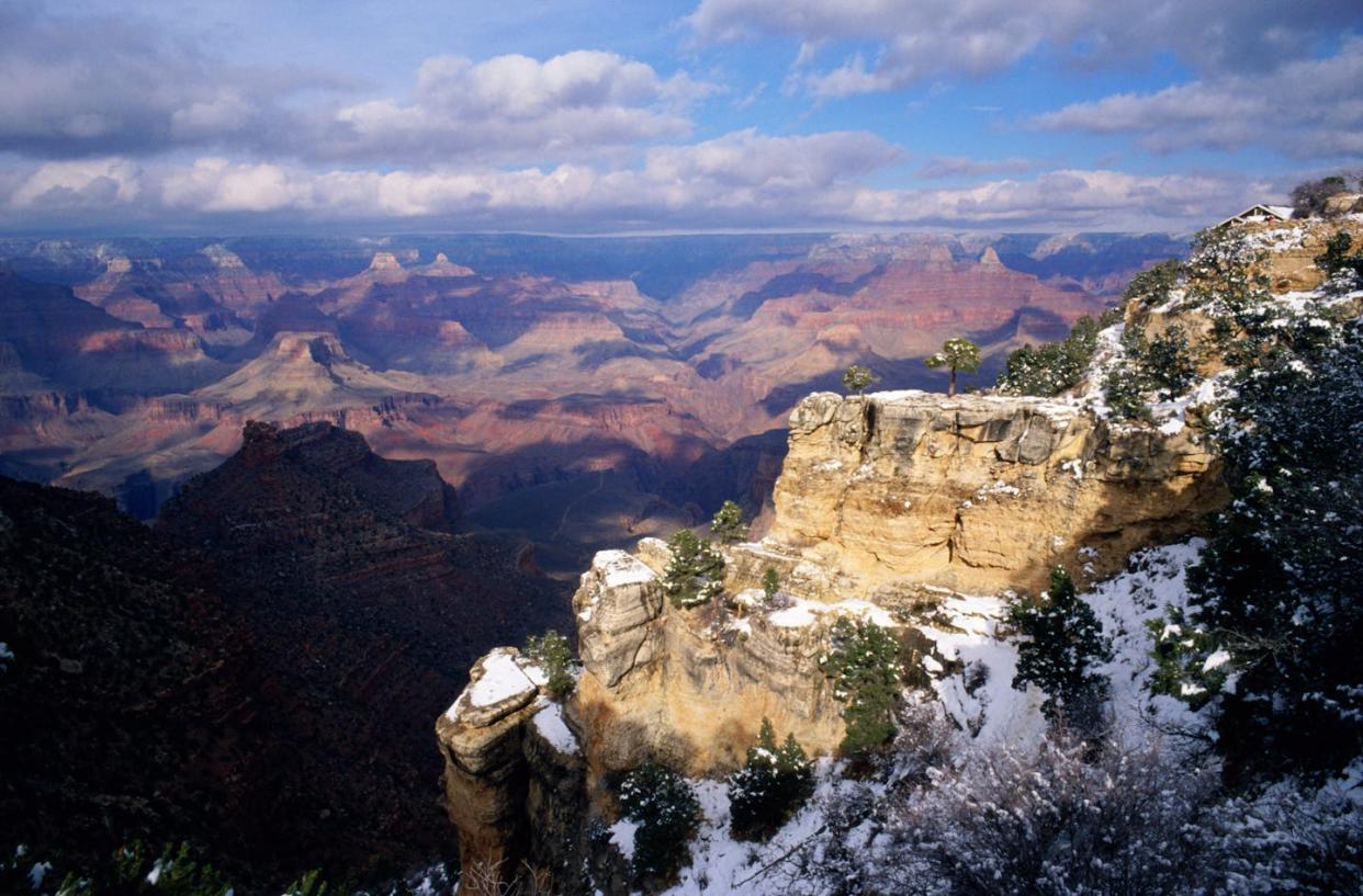 A view of the Grand Canyon after a snowfall. <a href="https://www.gettyimages.com/detail/news-photo/view-of-the-grand-canyon-after-snow-fall-in-arizona-january-news-photo/74363220?adppopup=true" rel="nofollow noopener" target="_blank" data-ylk="slk:Tom Stoddart/Getty Images;elm:context_link;itc:0;sec:content-canvas" class="link ">Tom Stoddart/Getty Images</a>