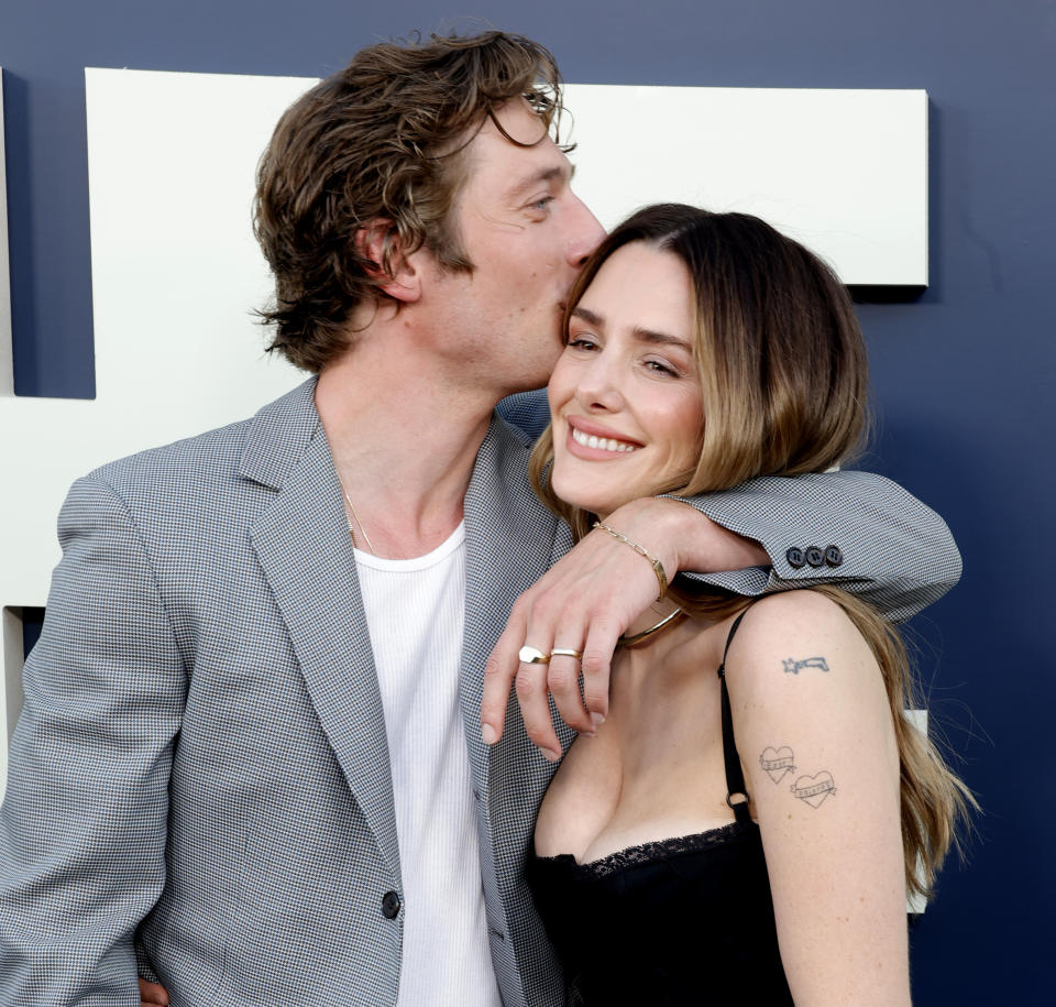 Jeremy Allen White, Addison Timlin