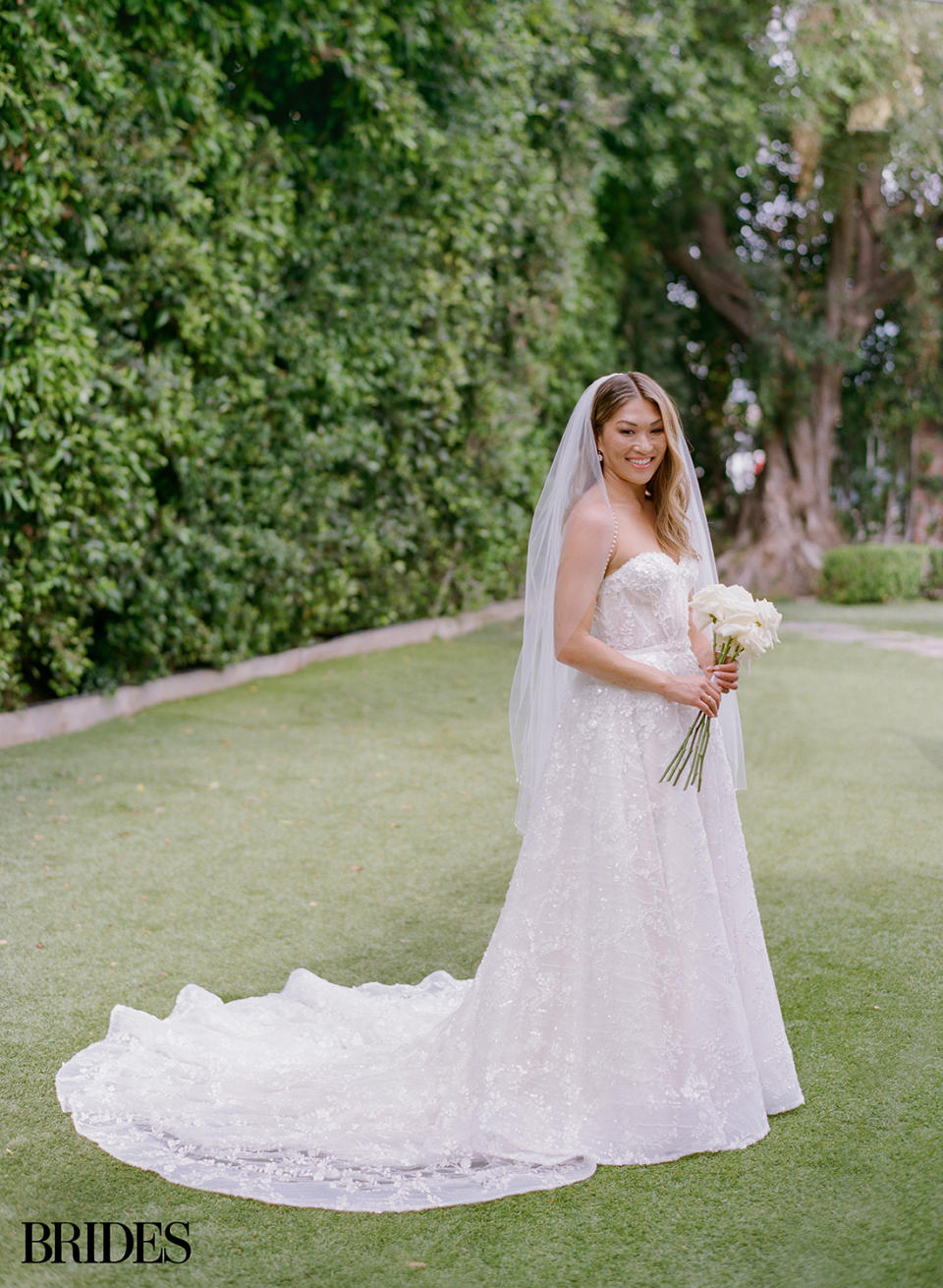 Glee 's Jenna Ushkowitz Shares Stunning Photos from Her Los Angeles Wedding