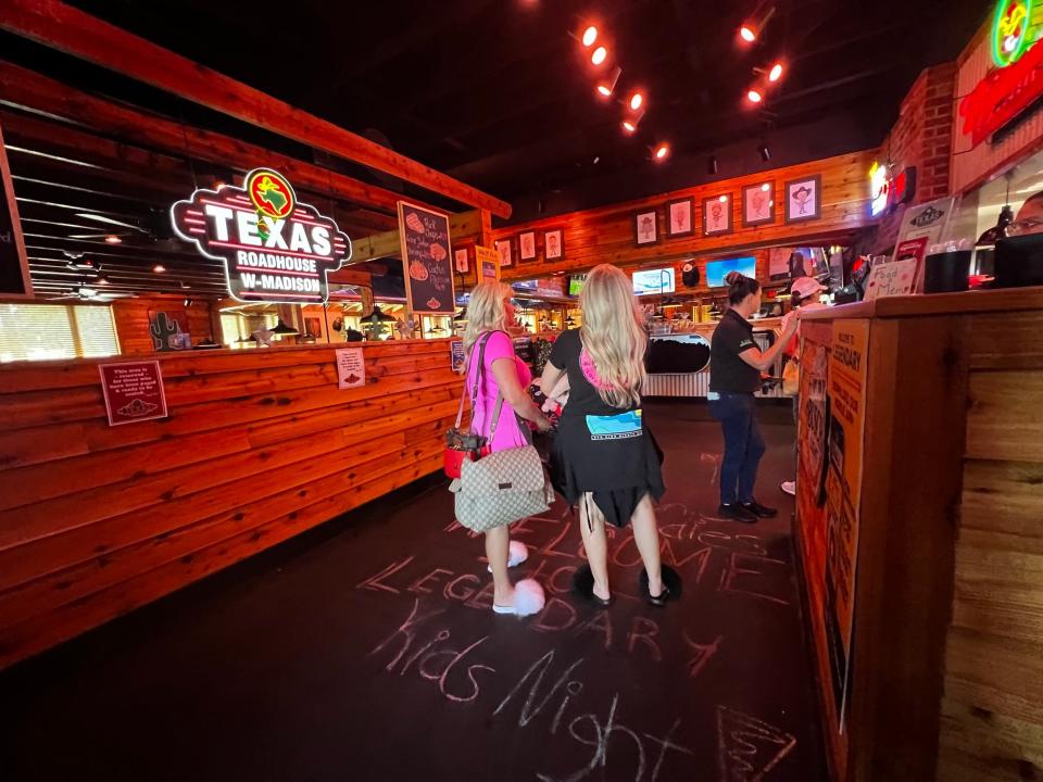 The welcome area of a Texas Roadhouse