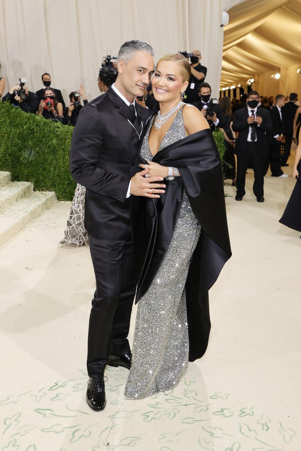 Ora and Waititi attend the 2021 Met Gala (Getty Images)