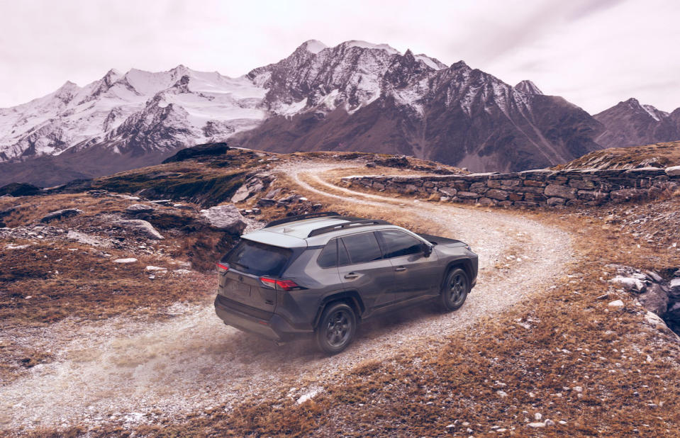 2020_RAV4_TRD_Off_Road_08_AF2BA7C6977046A61A3B4B0DD3DE57CD68799477.jpg