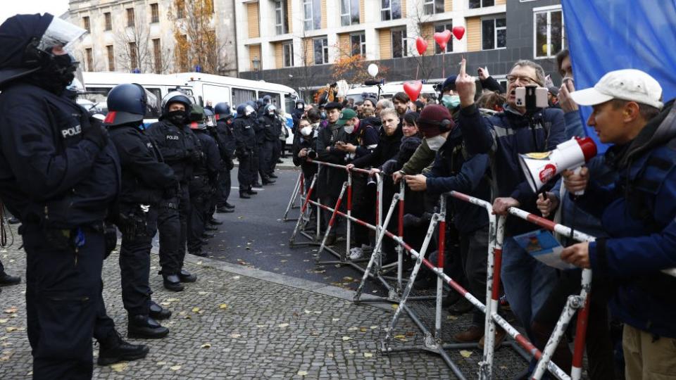 Protesta contra las restricciones en Europa