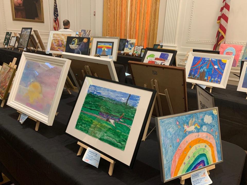 富蘭克林基金會日前在尼克森總統圖書館舉辦「第五屆世界自閉症意識日」青少年畫展，暨影片飛向藍天展映式。（記者張宏／攝影）