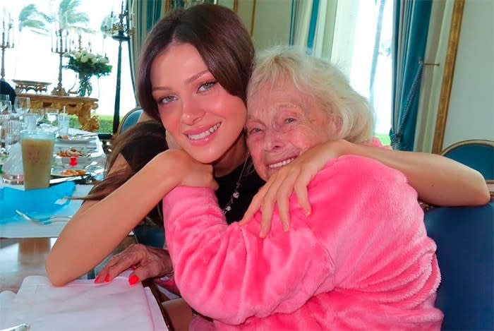 Nicola Peltz ha dedicado unas tiernas palabras a Naunni, como llamaba cariñosamente a su abuela
