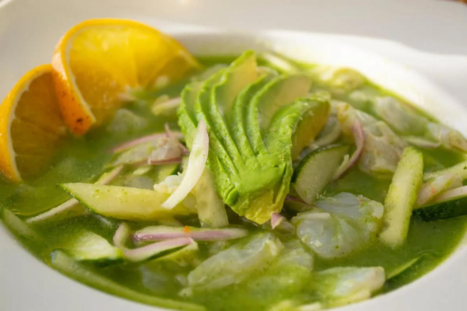 El aguachile es un platillo típico de la costa occidental de México, se consume principalmente en el noroeste.