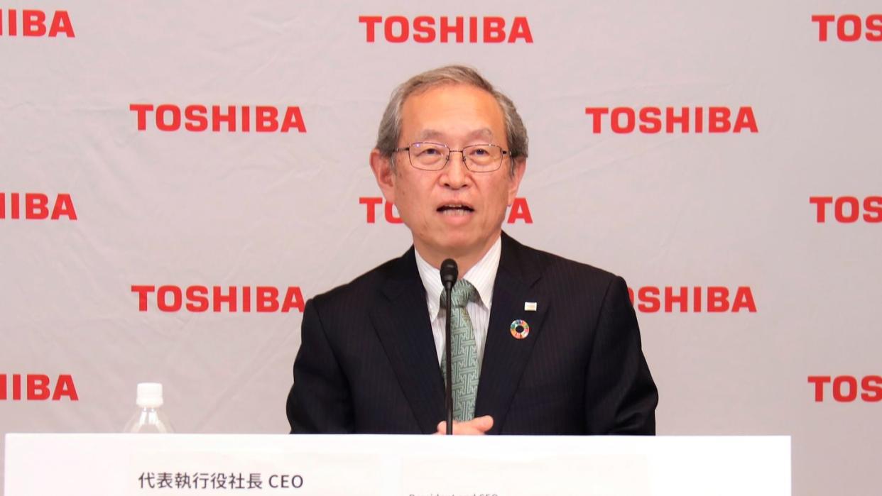 Eine Woche nach Bekanntwerden eines Übernahmeangebots für den japanischen Technologiekonzern Toshiba durch einen Finanzinvestor aus Europa ist Konzernchef Nobuaki Kurumatani überraschend zurückgetreten.