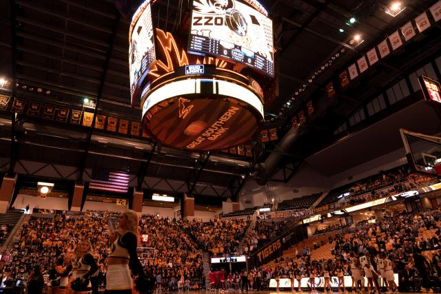 Here's how Missouri State's rivals are filling the bleachers at basketball  games - Yahoo Sports