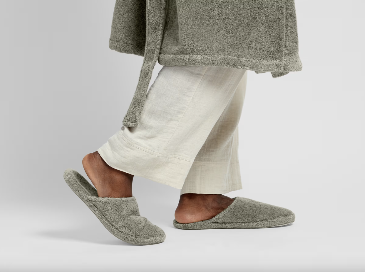 <p><a href="https://go.redirectingat.com?id=74968X1596630&url=https%3A%2F%2Fwww.parachutehome.com%2Fproducts%2Fclassic-slippers&sref=https%3A%2F%2Fwww.housebeautiful.com%2Fentertaining%2Fholidays-celebrations%2Fg27155066%2Fbest-fathers-day-gifts-from-daughters%2F" rel="nofollow noopener" target="_blank" data-ylk="slk:Shop Now;elm:context_link;itc:0;sec:content-canvas" class="link rapid-noclick-resp">Shop Now</a></p><p>Classic Turkish Cotton Slipper</p><p>parachutehome.com</p><p>$39.00</p>