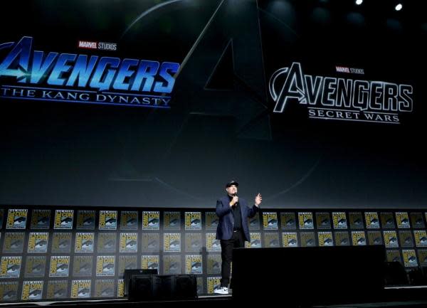 Kevin Feige presentando las siguientes películas de los Vengadores en Comic-Con