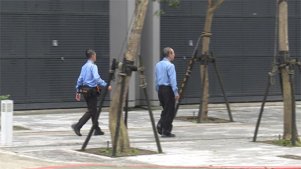 跑酷玩家慘了！　南港展覽館外牆當溜滑梯恐挨告　