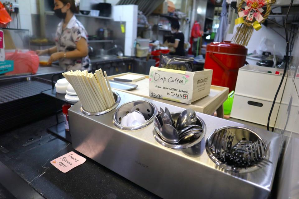 nadeshiko - stall interior