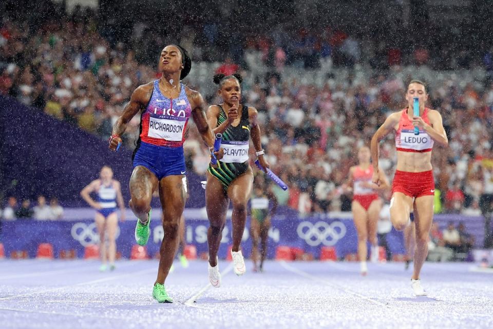 美國女隊（左）後上奪金。（圖：Getty Images）