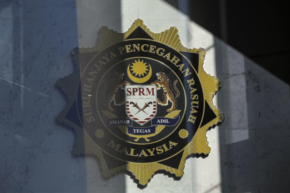 MACC has opened an investigation paper into Court of Appeal Judge Datuk Mohd Nazlan Mohd Ghazali over the contents of his bank account. ― Picture by Azneal Ishak