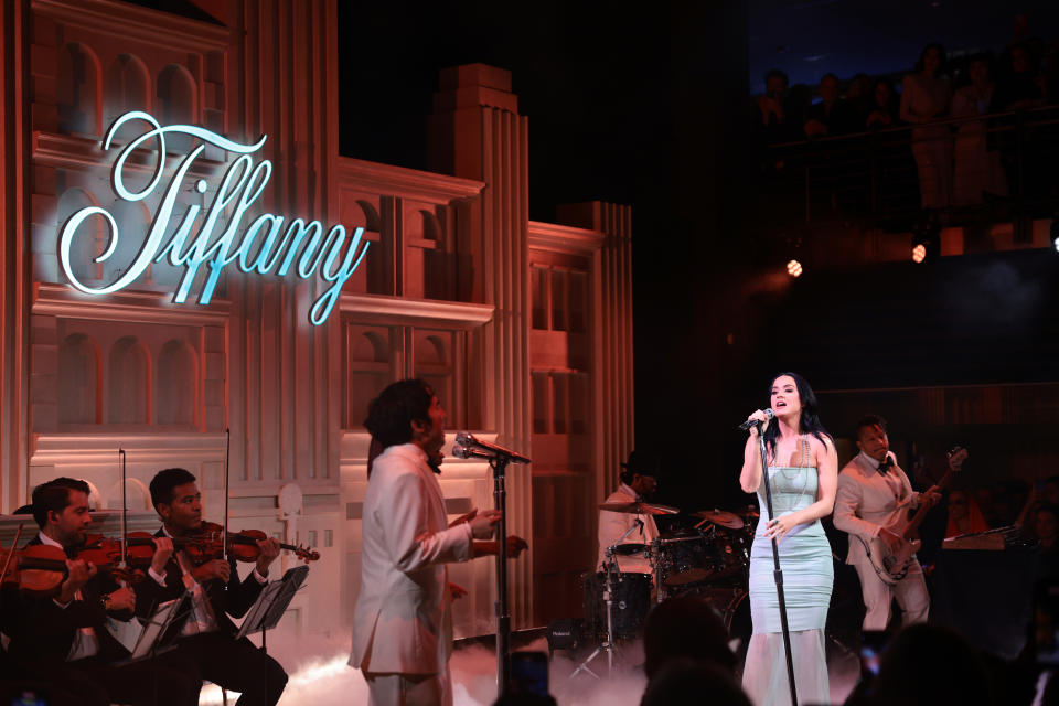 Katy Perry - Performs - Tiffany & Co. - The Landmark Reopening - New York