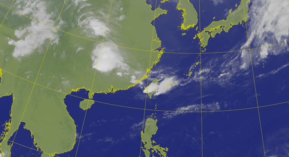 今（1日）鋒面通過，台灣西半部、東北部地區有局部短暫陣雨或雷雨。（圖取自中央氣象署網站）