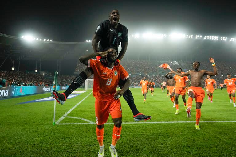 El festejo de Costa de Marfil luego de eliminar a Senegal en la Copa Africana de Naciones