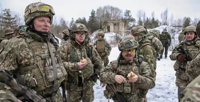 烏軍突破俄軍在馬拉托克馬奇卡的部署，追擊俄軍越過H08 一路向南，俄軍被迫潰逃 10 公里。圖為俄軍。   圖 : 翻攝自羅富強觀察室（資料照）