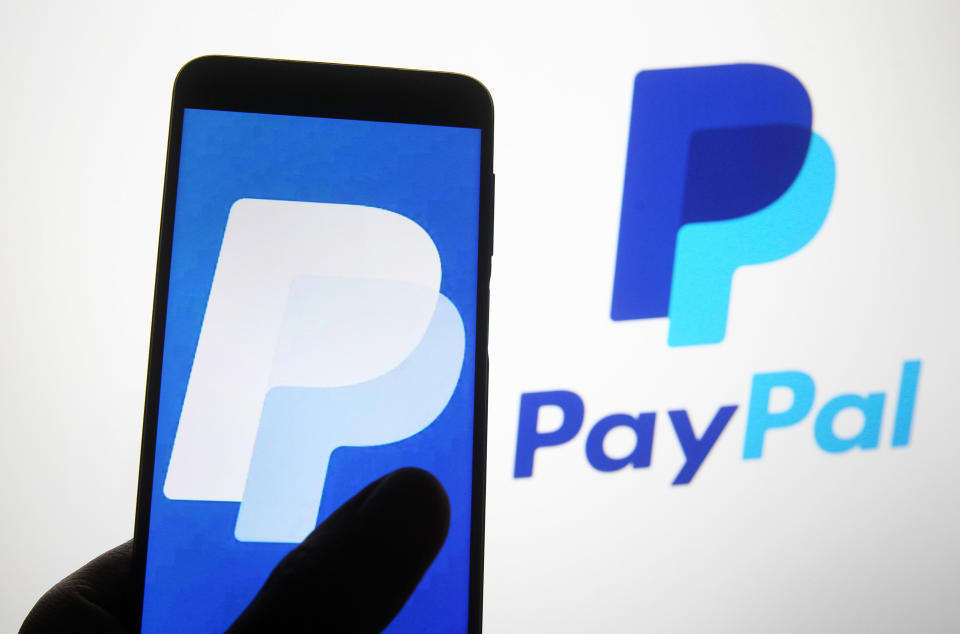 UKRAINE - 2020/11/07: In this photo illustration a PayPal logo of a worldwide online payment system seen on a smartphone screen. (Photo Illustration by Pavlo Gonchar/SOPA Images/LightRocket via Getty Images)