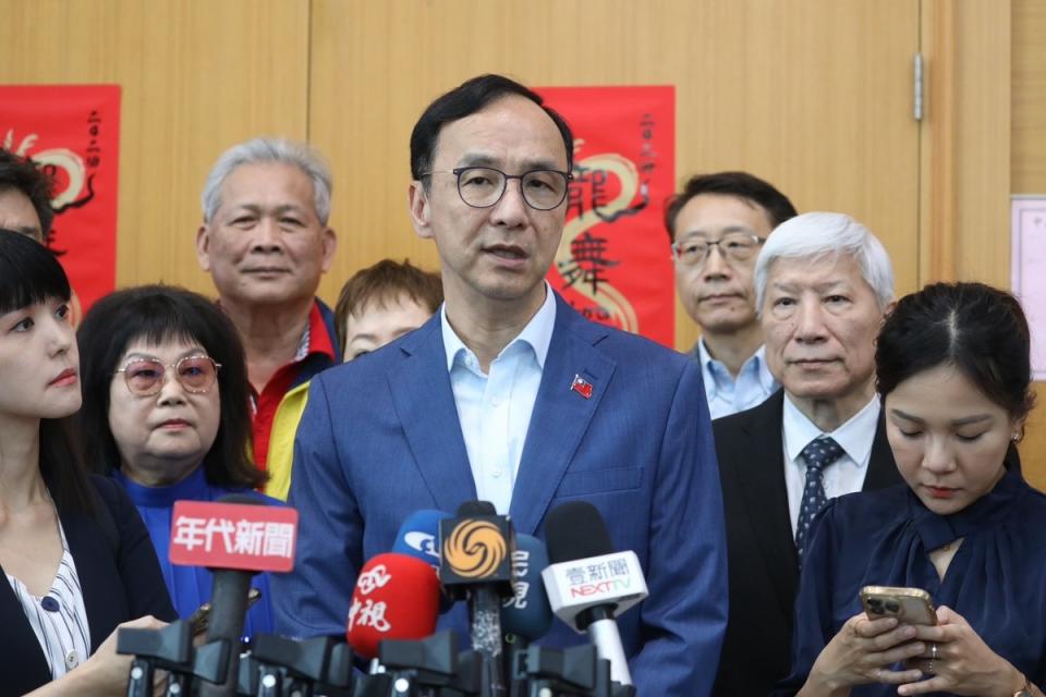 對於訪問中國及廢除反滲透法議題，國民黨主席朱立倫一一駁斥。   圖：國民黨文傳會提供