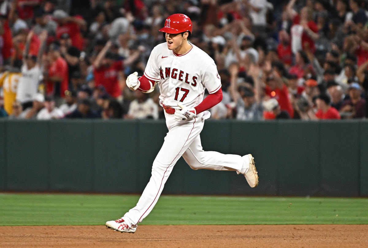 MLB/ Shohei Ohtani hits 40th homer after leaving mound early with cramps in  Seattle's 5-3 win over Angels