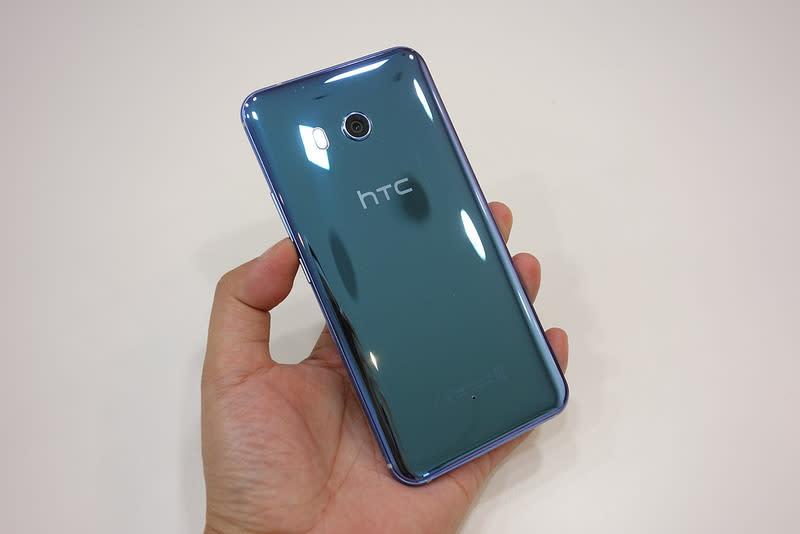 HTC U11 炫藍銀開箱 20週年顛峰之作