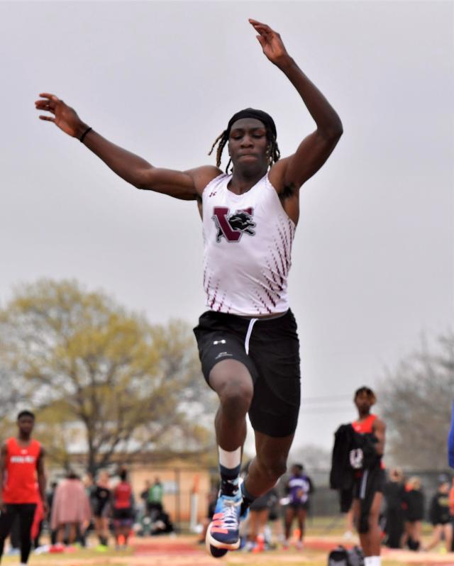 DISTRICT TRACK RESULTS Which local athletes are advancing to area meets?