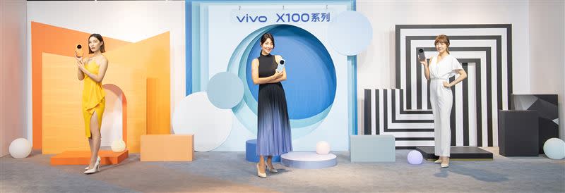 vivo X100系列搭載聯發科技最新旗艦晶片-天璣9300，挑戰旗艦手機效能超高跑分。（圖／品牌業者提供）